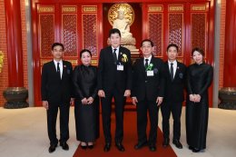 คลินิกการประกอบโรคศิลปะ สาขาการแพทย์แผนจีนหัวเฉียว ร่วมเฝ้าทูลละอองธุลีพระบาทรับเสด็จ พระบาทสมเด็จพระเจ้าอยู่หัว และสมเด็จพระนางเจ้าฯ พระบรมราชินี ในโอกาสเสด็จพระราชดำเนินทรงเปิด ศาลเจ้าไต้ฮงกงหยกขาว เฉลิมพระเกียรติ ๗๒ พรรษา