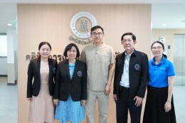 คลินิกการแพทย์แผนจีนหัวเฉียวต้อนรับ Prof. Fang Yi Gong ร่วมพัฒนาศักยภาพบุคลากรด้านการแพทย์แผนจีน