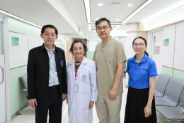 คลินิกการแพทย์แผนจีนหัวเฉียวต้อนรับ Prof. Fang Yi Gong ร่วมพัฒนาศักยภาพบุคลากรด้านการแพทย์แผนจีน