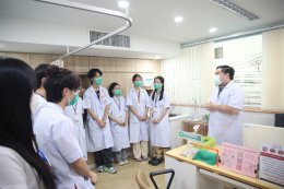 คลินิกการแพทย์แผนจีนหัวเฉียว เปิดบ้านต้อนรับนักศึกษาไทย-จีน  เรียนรู้สมุนไพรและการแพทย์แผนจีนจากของจริง