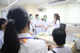 คลินิกการแพทย์แผนจีนหัวเฉียว เปิดบ้านต้อนรับนักศึกษาไทย-จีน  เรียนรู้สมุนไพรและการแพทย์แผนจีนจากของจริง