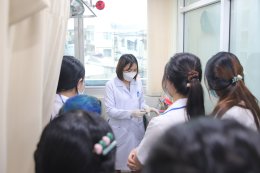 คลินิกการแพทย์แผนจีนหัวเฉียว เปิดบ้านต้อนรับนักศึกษามหาวิทยาลัยรังสิต และวิทยาลัยพยาบาลกองทัพเรือ ศึกษาดูงานแพทย์แผนจีน