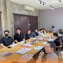 อบรมพนักงาน ร้านแว่นตา Jackal เชียงใหม่ เรื่องเลนส์แว่นตา กับแบรนด์เลนส์ Shamir 
