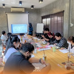 อบรมพนักงาน ร้านแว่นตา Jackal เชียงใหม่ เรื่องเลนส์แว่นตา กับแบรนด์เลนส์ Shamir 