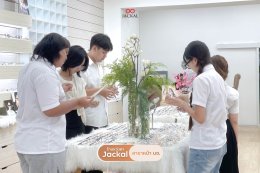 สายตาเริ่มพร่ามัว! ชวนแก๊งเพื่อนยกก๊วนมาตัดแว่นตาที่ ร้านแว่นตา Jackal เชียงใหม่