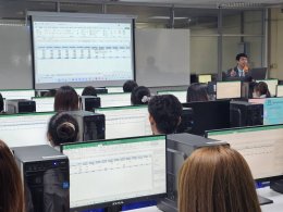 อบรมเสริมทักษะดิจิทัลให้นักศึกษาชั้นปีที่ 3 ภายใต้หัวข้อ AI ไม่ใช่สิ่งที่น่ากลัว...แต่เป็นผู้ช่วยนักบัญชี 
