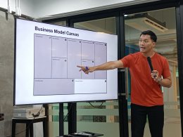 ร่วมโครงการอบรมเชิงปฏิบัติการ "Business Model Canvas งานวิจัยนวัตกรรมสู่เชิงพาณิชย์ พิชิตกลุ่มเป้าหมายด้วยหลักการ BMC"