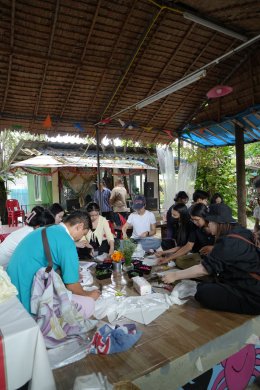 เรียนรู้วิถีชีวิตกันที่ "บ้านไม้ชายคลอง ชุมชนพูนบำเพ็ญ" (ซอยบางแวก 116)
