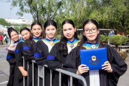 "ยินดีกับความสำเร็จที่แลกมาด้วยความมุ่งมั่น"