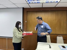 คณาจารย์และบุคลากรคณะบริหารธุรกิจ ร่วมอวยพร อาจารย์ศราวุธ เอี่ยมสอาด คณบดีคณะบริหารธุรกิจ เนื่องในโอกาสวันคล้ายวันเกิด