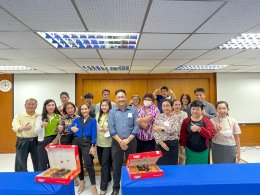 คณาจารย์และบุคลากรคณะบริหารธุรกิจ ร่วมอวยพร อาจารย์ศราวุธ เอี่ยมสอาด คณบดีคณะบริหารธุรกิจ เนื่องในโอกาสวันคล้ายวันเกิด
