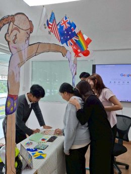 นิทรรศการ "เปิดโลกวัฒนธรรม หลากหลายอย่างกลมกลืน"