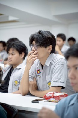 ประชาสัมพันธ์ หลักสูตรปริญญาโท ระบบการศึกษาทางไกลผ่านอินเทอร์เน็ต ให้กับนักศึกษาปริญญาตรีคณะวิศวกรรมศาสตร์ สาขาวิชาไฟฟ้า และสาขาวิชาโยธา