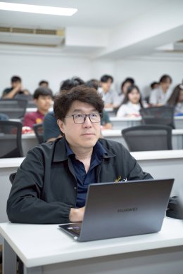 ประชาสัมพันธ์ หลักสูตรปริญญาโท ระบบการศึกษาทางไกลผ่านอินเทอร์เน็ต ให้กับนักศึกษาปริญญาตรีคณะวิศวกรรมศาสตร์ สาขาวิชาไฟฟ้า และสาขาวิชาโยธา