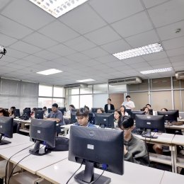 อบรม AI Applications and Tools: Empowering the Future of Artificial Intelligence in Your Field โดยทีม CHEWA AI