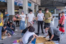 บริหารธุรกิจร่วมใจ ก่อเจดีย์ทรายต้อนรับสงกรานต์