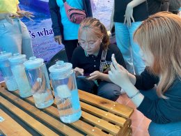 โครงการบริการวิชาการ ในหัวข้อ "การเพิ่มมูลค่าสินค้า, การต่อยอดเรือจำลองให้เป็นสินค้าพรีเมียม, การสร้างสรรค์สินค้าจากฝาขวดน้ำ" ณ ชุมชนบางหญ้าแพรก จ.สมุทรสาคร