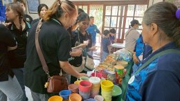 โครงการบริการวิชาการ ในหัวข้อ "การเพิ่มมูลค่าสินค้า, การต่อยอดเรือจำลองให้เป็นสินค้าพรีเมียม, การสร้างสรรค์สินค้าจากฝาขวดน้ำ" ณ ชุมชนบางหญ้าแพรก จ.สมุทรสาคร