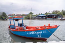 กิจกรรมจิตอาสา เรียนรู้วิถีชีวิตชุมชน และร่วมอนุรักษ์ทรัพยากรทางทะเล ผ่านการปล่อยลูกปูม้า  ณ ธนาคารปูม้า ตำบลอ่างศิลา อำเภอเมืองชลบุรี จังหวัดชลบุรี