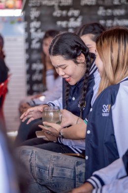 กิจกรรมจิตอาสา เรียนรู้วิถีชีวิตชุมชน และร่วมอนุรักษ์ทรัพยากรทางทะเล ผ่านการปล่อยลูกปูม้า  ณ ธนาคารปูม้า ตำบลอ่างศิลา อำเภอเมืองชลบุรี จังหวัดชลบุรี