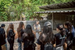 โครงการ "พัฒนาศักยภาพบัณฑิตผ่านการบูรณาการการเรียนรู้ วิจัย และวัฒนธรรม" ณ ฟาร์มไก่ไข่อารมณ์ดี by น้องมด และน้องมดเจริญการค้า อ.สวนผึ้ง จ.ราชบุรี 