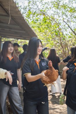 โครงการ "พัฒนาศักยภาพบัณฑิตผ่านการบูรณาการการเรียนรู้ วิจัย และวัฒนธรรม" ณ ฟาร์มไก่ไข่อารมณ์ดี by น้องมด และน้องมดเจริญการค้า อ.สวนผึ้ง จ.ราชบุรี 