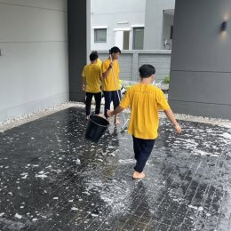 ขัดพื้นโรงจอดรถ ขจัดคราบสกปรกและคราบฝังแน่นที่สะสมมานาน
