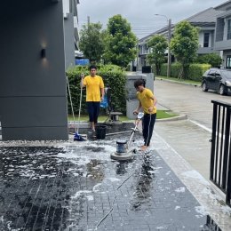 ขัดพื้นโรงจอดรถ ขจัดคราบสกปรกและคราบฝังแน่นที่สะสมมานาน