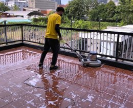 บริการทำความสะอาดลานจอดรถ พื้นที่ขนาดใหญ่ ด้วยคลีนนิ่งโซลูชั่น