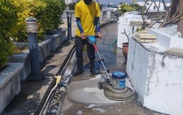 หมดปัญหาสกปรกฝังลึก: Cleaning Solution บริการขัดพื้นภายนอกครบวงจรสำหรับทุกพื้นผิว