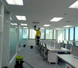ออฟฟิศสะอาด ชีวิตดีมีสุข: ทำไมการทำความสะอาดสำนักงานจึงสำคัญกว่าที่คุณคิด