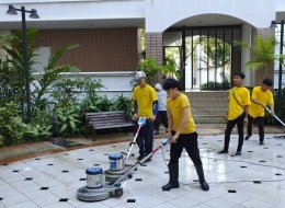 หมดปัญหาสกปรกฝังลึก: Cleaning Solution บริการขัดพื้นภายนอกครบวงจรสำหรับทุกพื้นผิว
