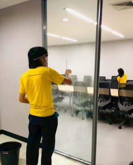 เปลี่ยนพื้นที่ไซต์งานให้เป็นออฟฟิศในฝัน เก็บรายละเอียดความสะอาดครบทุกจุดก่อนเริ่มงาน