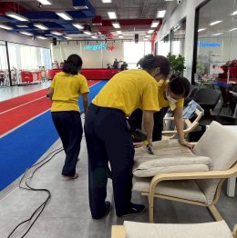 คืนความสะอาดสดชื่นให้พื้นที่สำนักงานด้วยบริการซักพรมและเฟอร์นิเจอร์ครบวงจร