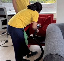 คืนความสะอาดสดชื่นให้พื้นที่สำนักงานด้วยบริการซักพรมและเฟอร์นิเจอร์ครบวงจร