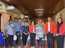 มอบปฏิทินปี 2567และมอบอาหารและเครื่องดื่มแก่ผู้ปฏิบัติหน้าที่ตั้งด่านป้องกันและลดอุบัติเหตุทางถนนช่วงเทศกาลปีใหม่