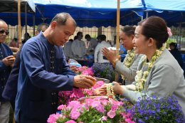 ร่วมรดน้ำดำหัวผู้บริหารส่วนจังหวัดลำพูน