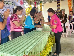 ร่วมกิจกรรม จุ้มอก เย็นใจ๋ สระเกล้าดำหัว ประเพณีปี๋ใหม่เมือง