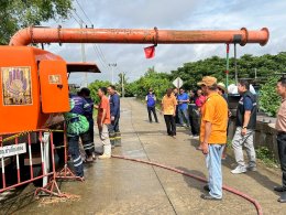 ลงพื้นที่เพื่อติดตามเฝ้าระวังสถานการณ์น้ำล้นตลิ่ง น้ำท่วมฉับพลัน และน้ำป่าไหลหลาก ในเขตเทศบาลตำบลท่าเชียงทอง