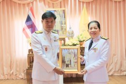 พิธีรับพระราชทานพระบรมฉายาลักษณ์พระบาทสมเด็จพระเจ้าอยู่หัวที่ฉายกับสมเด็จพระนางเจ้าฯ พระบรมราชินี ให้แก่ส่วนราชการสังกัดเทศบาลตำบลท่าเชียงทองและศูนย์พัฒนาเด็กเล็กเทศบาลตำบลท่าเชียงทอง