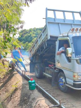 ลงพื้นที่ตรวจเยี่ยมหน้างานโครงการก่อสร้างถนนคอนกรีตเสริมเหล็กทางหลวงท้องถิ่น ลพ.ถ 46060 สายเลียบลำเหมืองส่งน้ำด้วยพลังงานไฟฟ้า หมู่ที่ 4