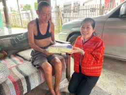 ทำกิจกรรมรดน้ำดำหัวผู้สูงอายุในเขตพื้นที่เทศบาลตำบลท่าเชียงทองตามโครงการจัดงานประเพณีรดน้ำดำหัวผู้สูงอายุ ประจำปี2567