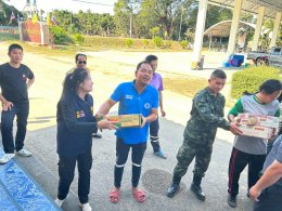 ส่งมอบสิ่งของอุปโภค-บริโภคที่จำเป็น เพื่อเป็นขวัญและกำลังใจให้แก่กำลังพลที่ปฏิบัติหน้าที่ ณ สนามชายแดนไทย - กัมพูชา