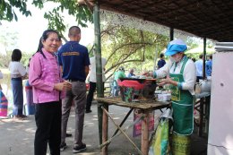 เข้าร่วมพิธีเปิด กาดชุมชนวิถีคนยอง ตำบลหนองยวง อำเภอเวียงหนองล่อง จังหวัดลำพูน