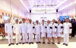 ร่วมประกอบพิธีถวายน้ำสรงพระบรมศพเบื้องหน้าพระฉายาลักษณ์ สมเด็จพระนางเจ้าสิริกิติ์ พระบรมราชินีนาถพระบรมราชชนนีพันปีหลวง