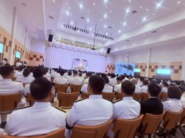 ร่วมประกอบพิธีถวายน้ำสรงพระบรมศพเบื้องหน้าพระฉายาลักษณ์ สมเด็จพระนางเจ้าสิริกิติ์ พระบรมราชินีนาถพระบรมราชชนนีพันปีหลวง