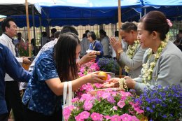 ร่วมรดน้ำดำหัวผู้บริหารส่วนจังหวัดลำพูน