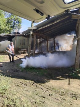 พ่นหมอกควันป้องกันโรคไข้เลือดออก หมู่1 บ้านป่าซางน้อย - หัวฝาย ตำบลบ้านแป้น  อำเภอเมือง จังหวัดลำพูน