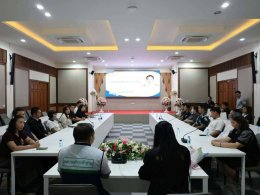 ร่วมเดินทางส่งและแสดงความยินดีกับ นายวัฒนพงษ์ ตะยะพงค์ นายช่างไฟฟ้าชำนาญงาน