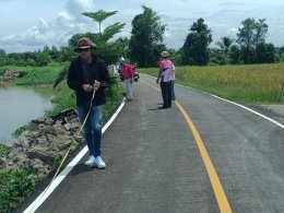 ลงพื้นที่สำรวจการชำรุดของถนนสายเรียบลำน้ำกวง 